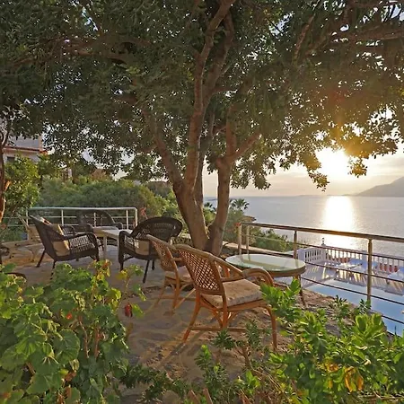 Mola 3 * Kaş